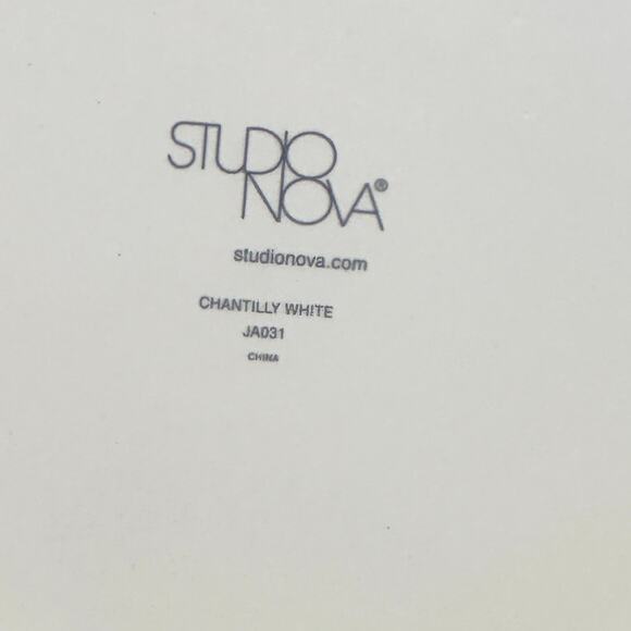 Chantilly White Graphic Studio Nova Embossed 13" Large Round Serving Platter - Picture 4 of 4